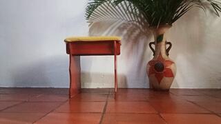 Roxan gives a rich oil massage to her feet when she wears stiletto heels (3)