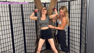 Luna Vera Squirmy Xframe Tickles with Kody Evans HD MP4