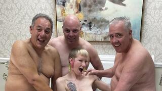 Rosa has 3 older guys and gets facials in vr