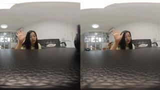 3DVR180 ERER smokes to humiliate dwarves