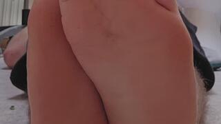 Des pieds attirant en mouvement ????