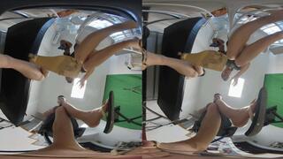 3DVR180 Tony YUANYUAN MARTINA flip-flops POV trampling on dwarfs