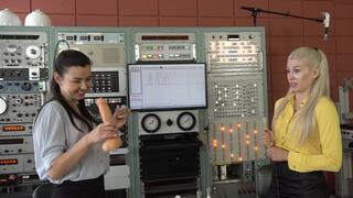 Anna and Lana Test Their Blowing - and Suction (MP4 - 1080p)