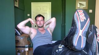 APOLLO : You Deserve This - Relax, Sniff, Stroke