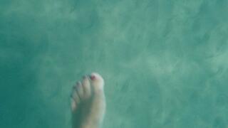 Underwater feet show