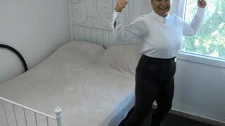 Strong grip of a powerful woman ORDER c