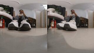 3DVR180 Tony Giant Sole Crushing Humiliation training