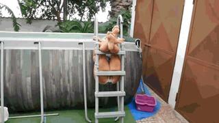 Trap by the pool MP4 (1920x1080) FHD