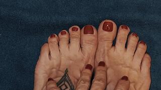 Goddess Feet & Veins – A Foot Lover’s Dream