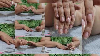 Dolce Amaran shows off her manicure- FOR MOBILE DEVICES USERS - FINGERNAILS - HANDS - NAIL POLISH