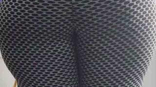 My farts in leggings this ass so big and round farting so tight and wet