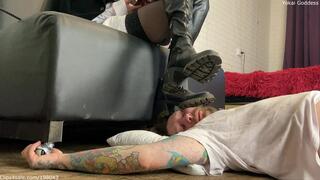 Slave's pathetic face under My muddy heeled knee boots