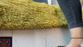 Stephanie sexy teasing on flip flops