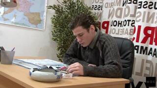 PUSSY SHAVING AND YOUNG BIG COCK FOR THE RETURN OF THE MILF