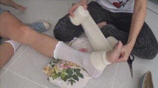 My broken leg and masturbation with bandaging ff