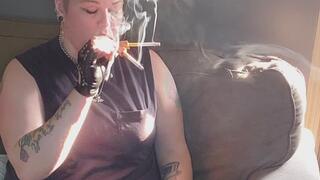 Nicotine Queen smokes 3 cigarettes at once