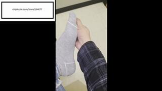 Velvet itches dry feet out grey socks