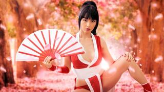 Marica Hase in Mai Shiranui Cosplay