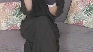 Smelling Cheesy Latex Glove Of Mommy Mia Niqab