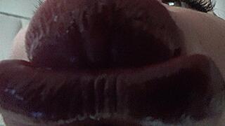 lip protrusion m