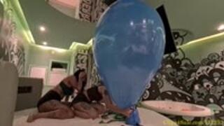 Safira & Nicole on The Pumping Session