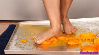 Melanie Orange Crush - Food Crushing - HD MP4