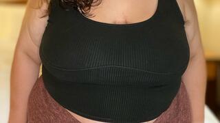 Secretly watching - Giantess