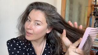 brushing natural hairs aV