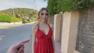 Paola sa premiere scene a 18 ans