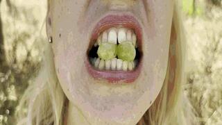 Bonnie's Big Throat WMV