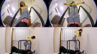 Mai Arisu - Trampling the face of a man who loves soles with her Bare Feet - MOV 1080p