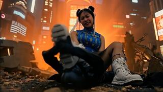 Giantess Chun-Li Making Batman Her Foot Slave in Gotham