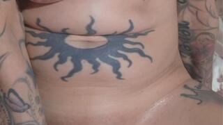 Masturbation mit einem Glasdildo