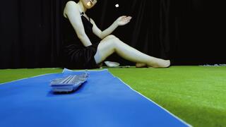 The heroic dream crushed by giantess Chinese Version