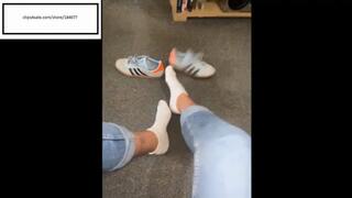 Thebarefootarchitect feet out stinky 2 day socks