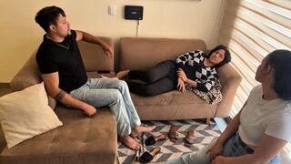 Cinilcuu, Flakax and Jak have fun with their feet!