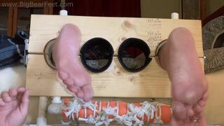 Tickling Big Bear Feet - Endurance tickling big wide bear feet