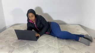 KISSING A SLUT AT THE OFFICE BY PIETRA HUNTER AND YOHANNA FULL HD CAM FULL HD