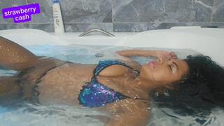 Underwater masturbation and pissing in the bathtub