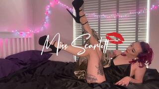 Scarlett's sexy black heels and leopard satin robe tease