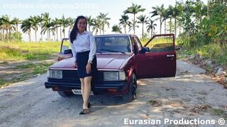 260 - Maca checking old Corolla before work