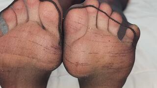 Requestor needed his Nylon Mommy to dominate his strokes until countdown finish