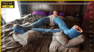 Roxy Masturbates in a Blue DHS with Spreader Bar (1080P)