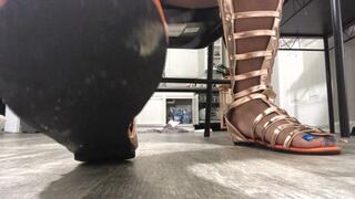 Giantess Toe Tapping POV
