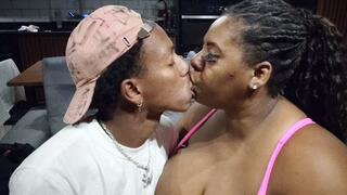 I'll kiss your mouth when your dick gets hard, I'll jerk off for you. By Thammy BBW and Crishdix Cam Full HD