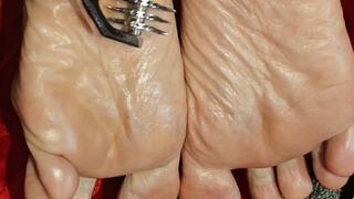 Pinwheel on My Sole - Bound, 1-Minute Sensation Play