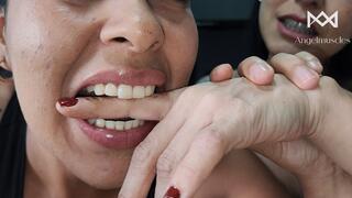 Pineapple & Bite Play | Fitness & Fetish Model