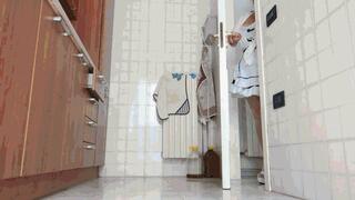 Maid in the kitchen WMV (1920x1080) FHD