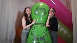 Saskia & Mia - Hot Tandem Bouncing