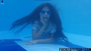 HD Helen Star wet T-shirt Underwater silly faces chest contractions post apnea CPR END